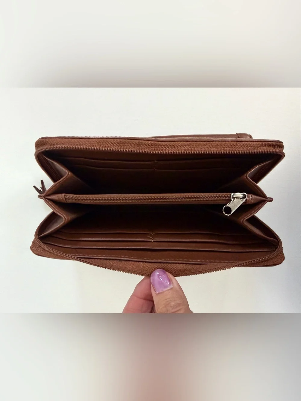 Stone Mountain Vintage Chocolate Brown Soft Pebbled Leather Zip Wallet w/storage